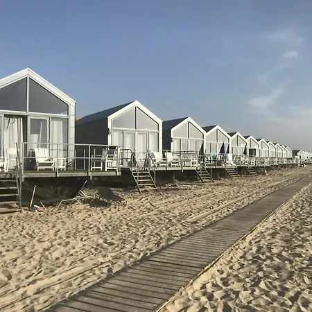 Juliana 65 - Aan Zee *