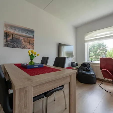 Apartman Stunning Near Sea By Belvilla